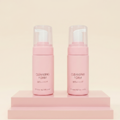 Eyelash cleanser foam - features a subtle, soothing scent and is completely non-irritating